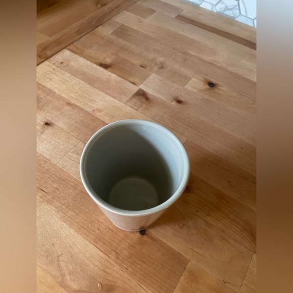 Plant Pot - Picture 3 of 6